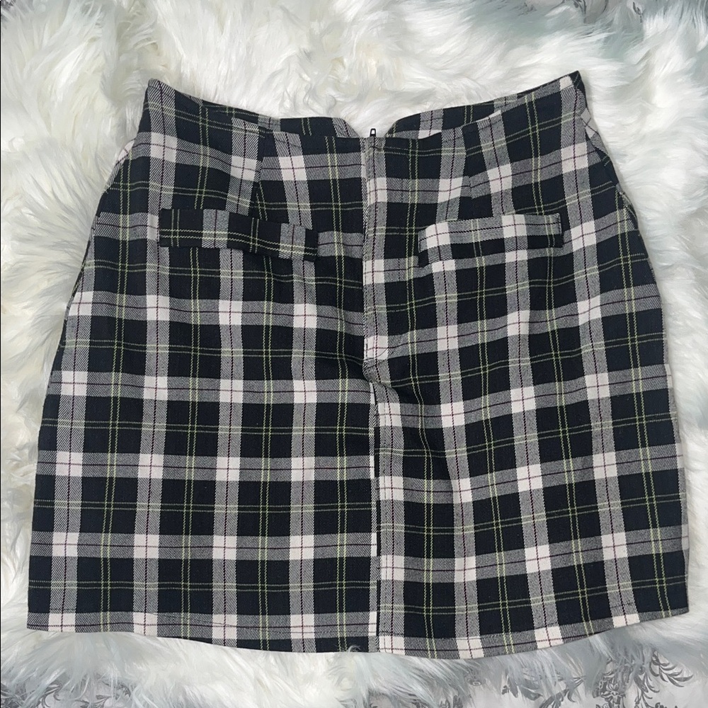 Chic Plaid Mini Skirt - Black, White, and Green